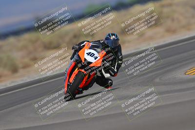 media/Sep-11-2022-SoCal Trackdays (Sun) [[81b7e951af]]/Turn 16 (945am)/